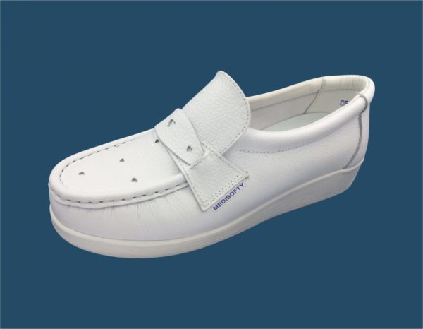 zapatos blancos